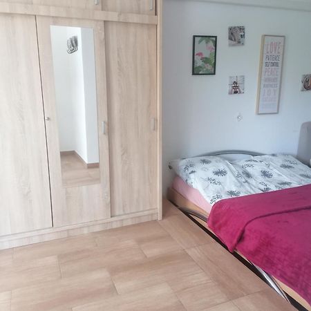Ujkapu Sunshine Apartments 기오르 외부 사진