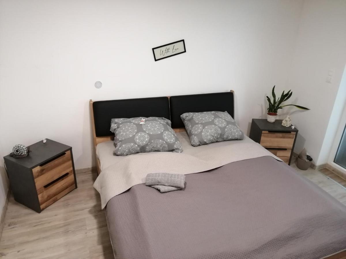 Ujkapu Sunshine Apartments 기오르 외부 사진