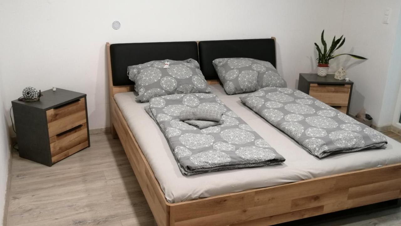 Ujkapu Sunshine Apartments 기오르 외부 사진
