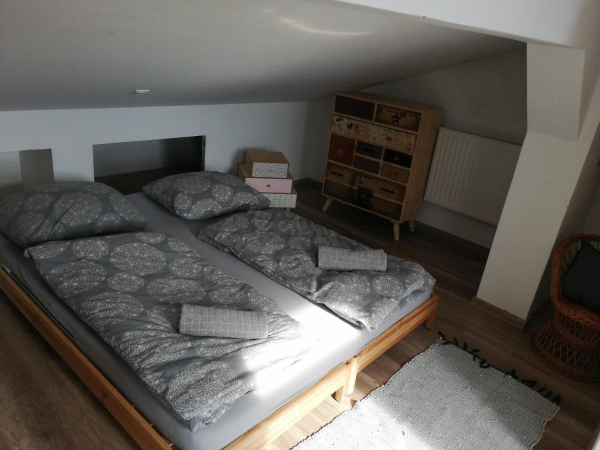Ujkapu Sunshine Apartments 기오르 외부 사진